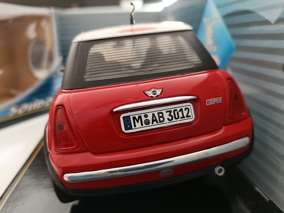 MINI COOPER 2001 - 1/18. Miniatura Novo com caixa