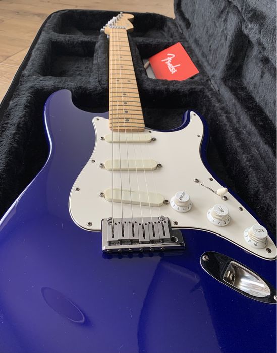 1991 Fender Stratocaster Plus Deluxe  USA, Lake Plasid Blue