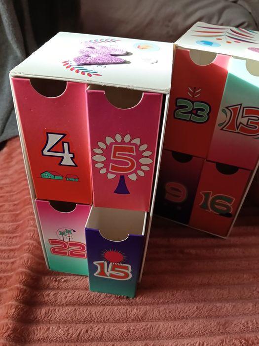 Адвент календар на 24 комірки
