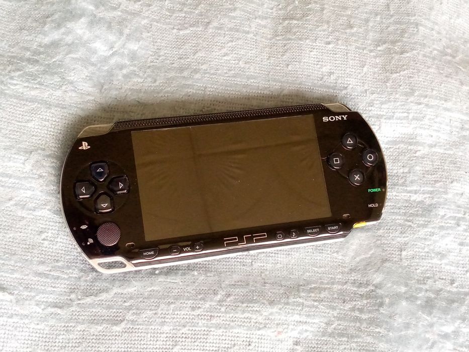 Игровая приставка Sony PlayStation PSP, в идеальном состоянии