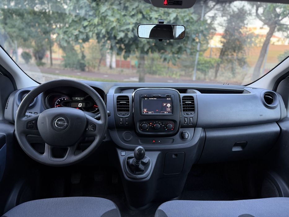 Opel Vivaro — fotografia 8