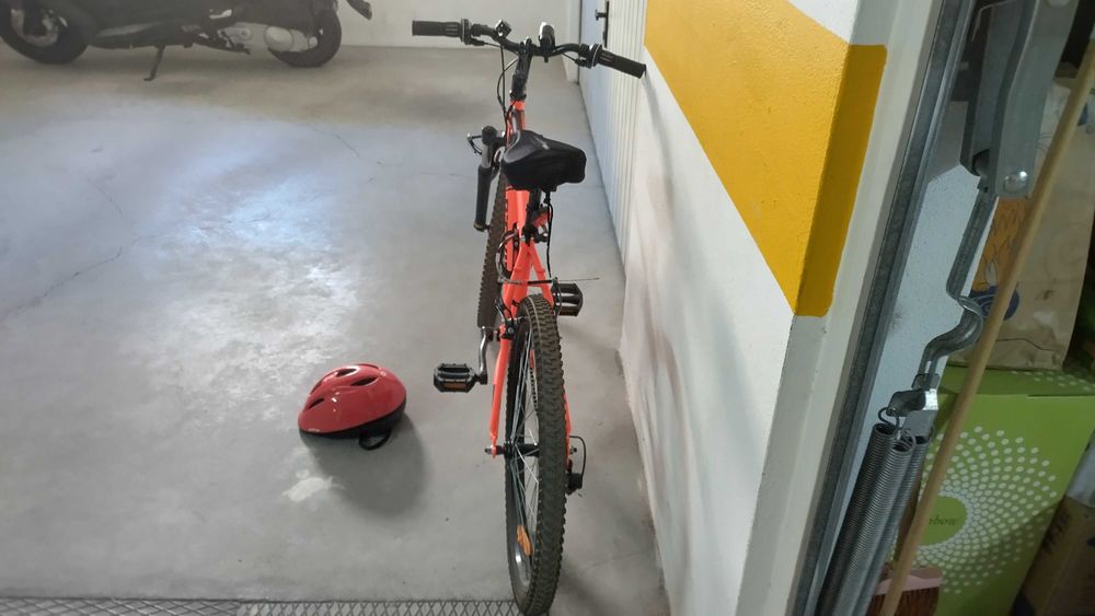 Bicicleta BTT Criança BTWIN ALLTerrain 24''x1.95 usada em bom estado