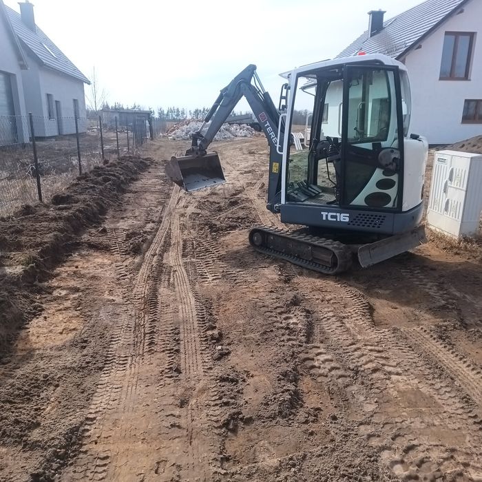 Usługi mini koparką przyłącza do budynków, transport ziemi