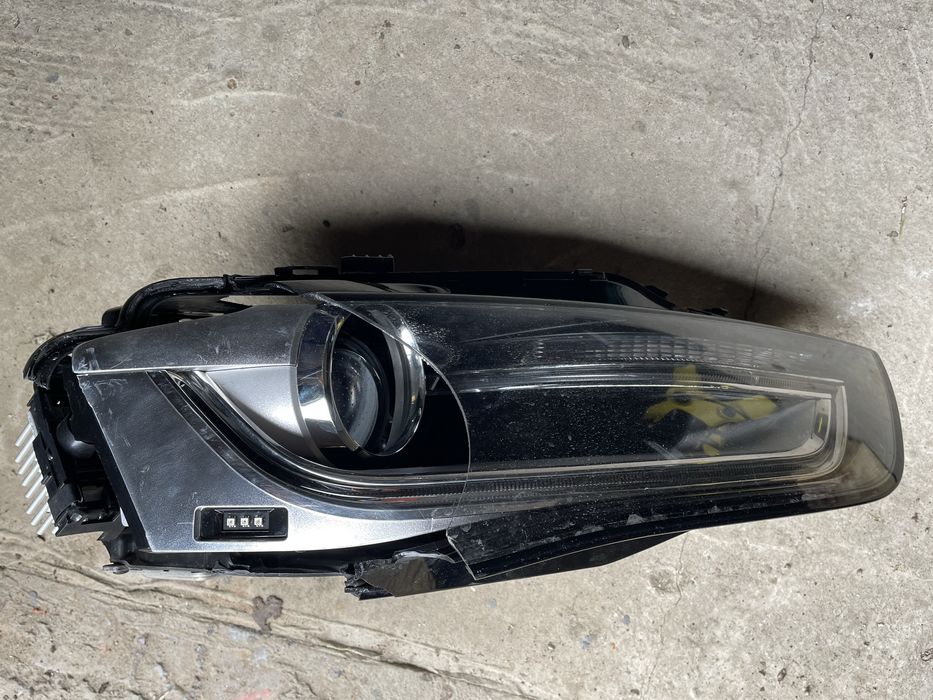 Фара права AUDI A-4