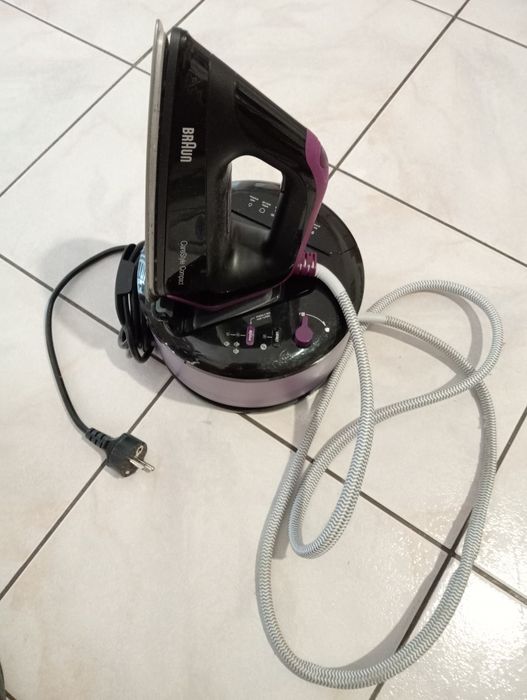 Ferro com Caldeira BRAUN Carestyle Compact