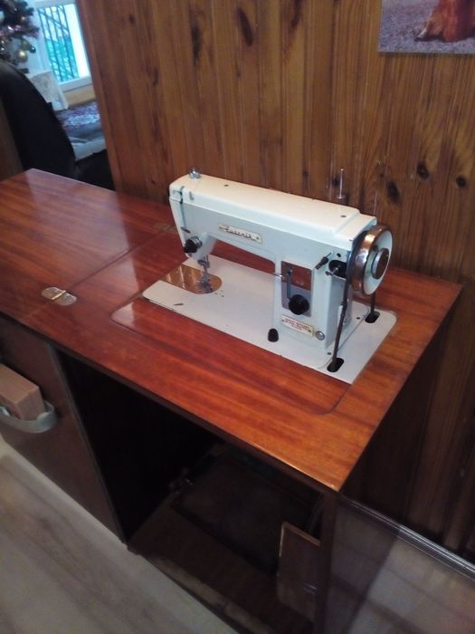 Maszyna do szycia na chodzie