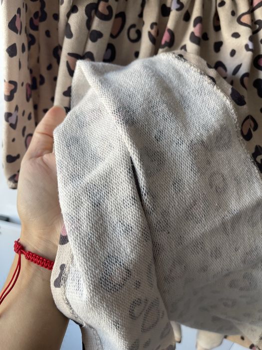 Bezowa sukienka w panterke