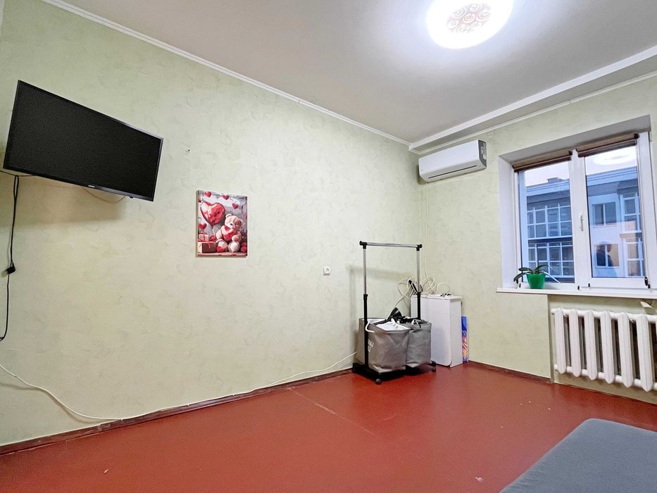 Простора 3 кімнатна квартира з ремонтом та меблями, вулиця Льотна (SP)