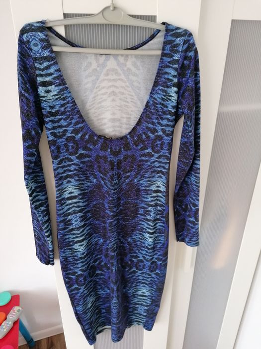 Sukienka Lipsy projektu Kim Kardashian na sylwester