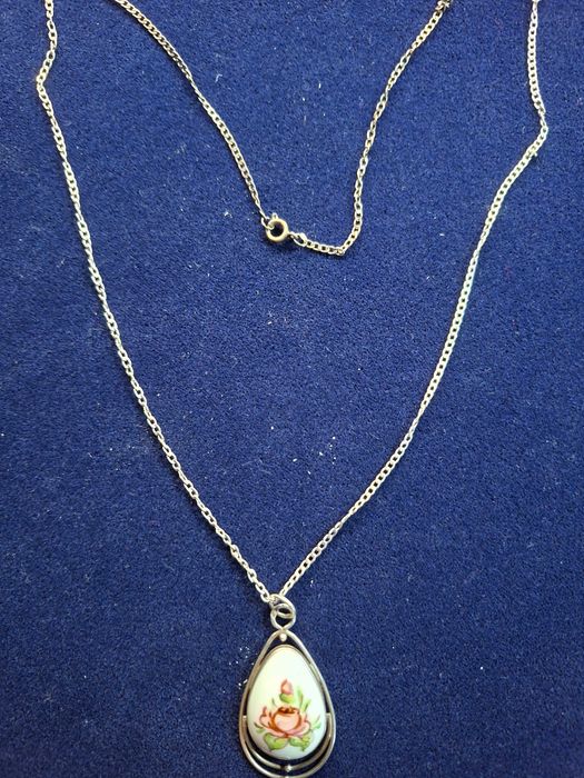 Biżuteria na sprzedaż