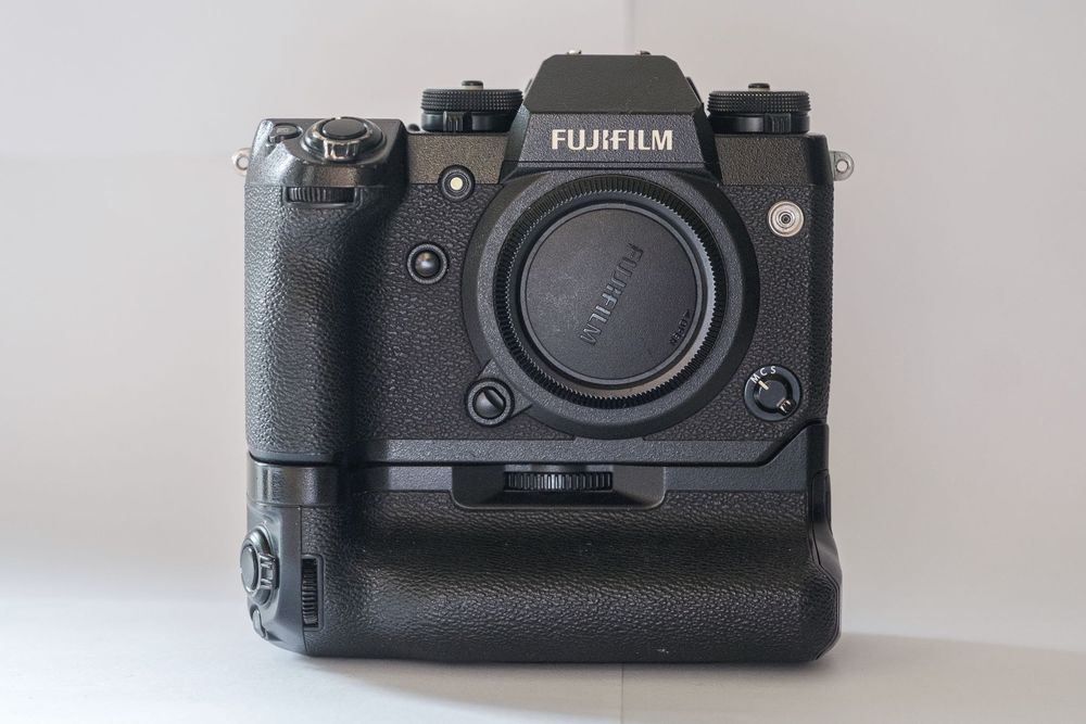 FujiFilm X-H1 + vertical Grip VPB-XH1 + 3 baterias (NP-W126s)
