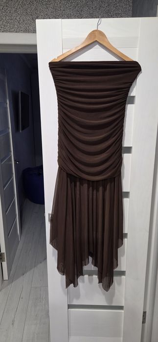 Шикарна сукня коричневого кольору