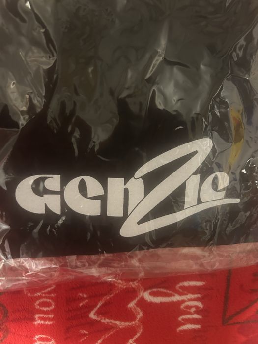 T-shirt     Genzie