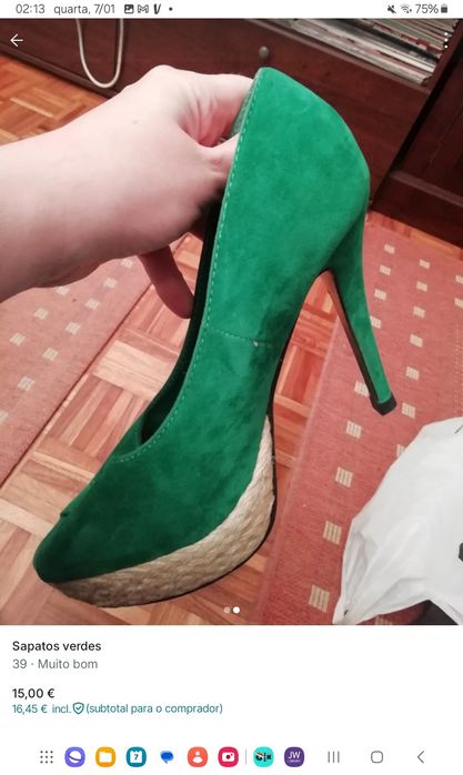 Sapatos verdes quase novos