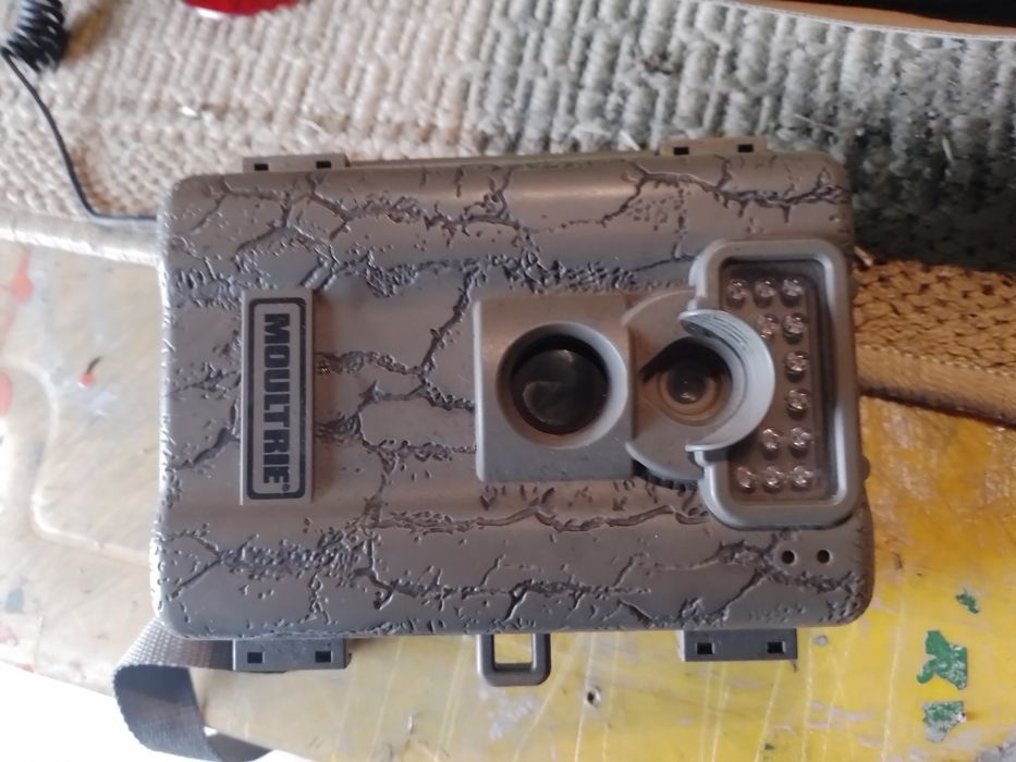 Camera caca com infravermelhos e cartao 4g