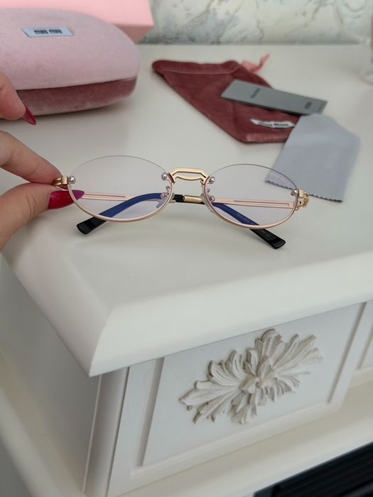 Солнцезащитные очки miu miu полный комплект хамелионы меняют цвет