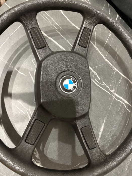 nowa kierownica do BMW e30