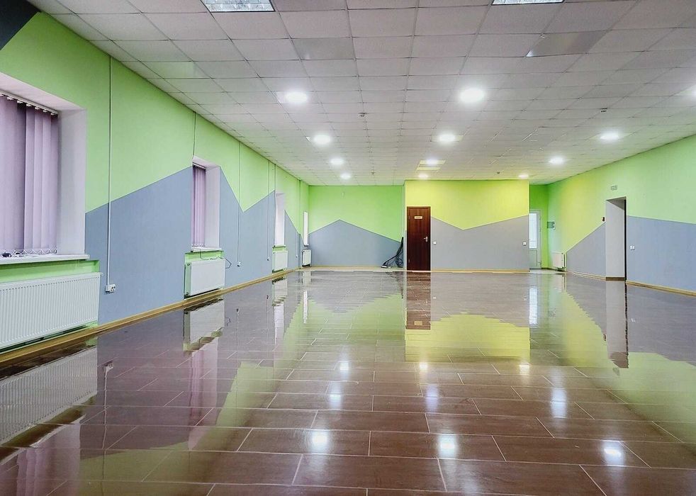 Оренда фасадного приміщення на Старому місті