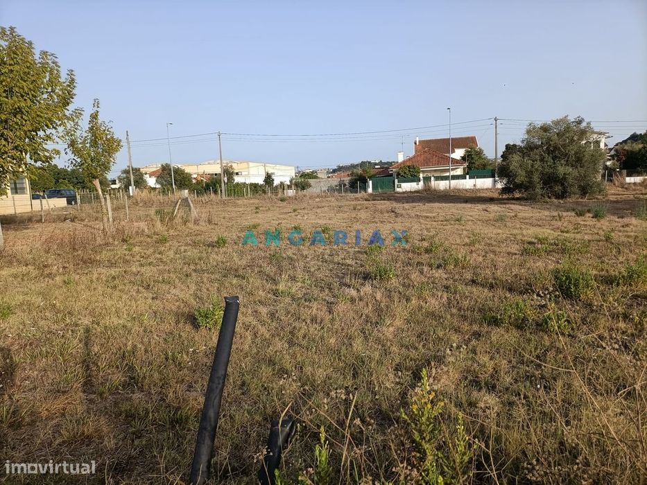 ANG903 - Terreno de 379m2 para Venda em Leiria
