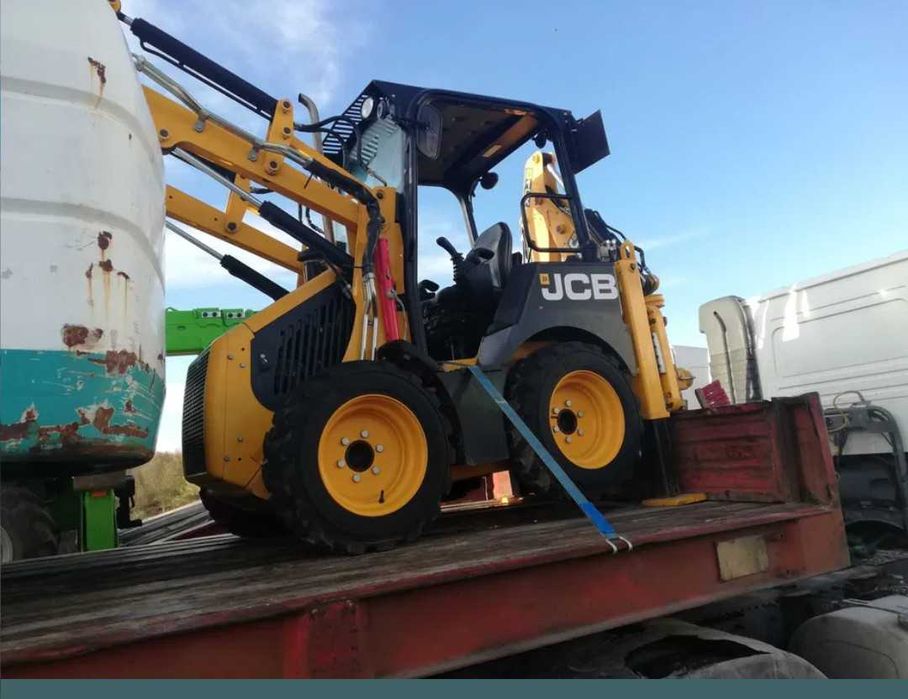 Serviço de máquina giratória e bobcat