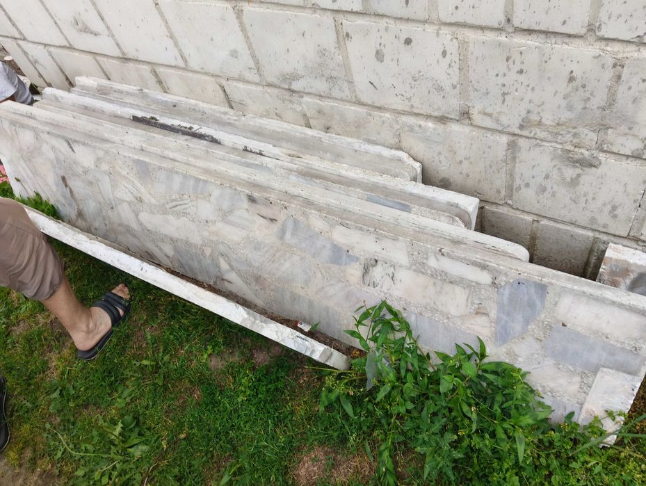 Parapety z lastryka (terrazzo) – 8 szt., różne wymiary