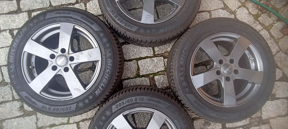 Peças Jantes 16 KBA c pneus Michelin novos