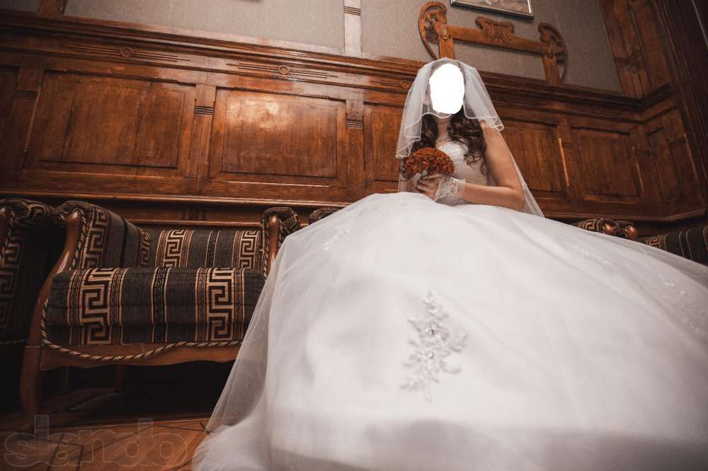 Продам красивое свадебное платье.