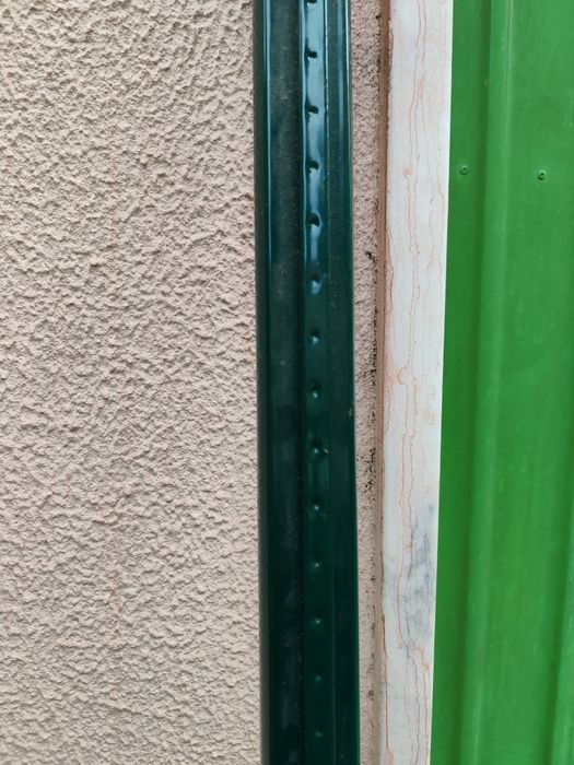 Vendo Postes em aço 1,80 mt para rede ou chapas novos para vedação