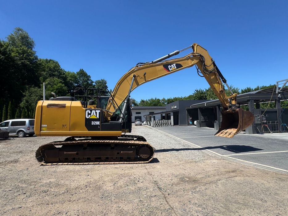 Екскаватор гусеничний Caterpillar 320E