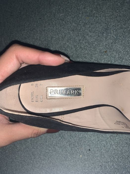 Saltos altos pretos primark