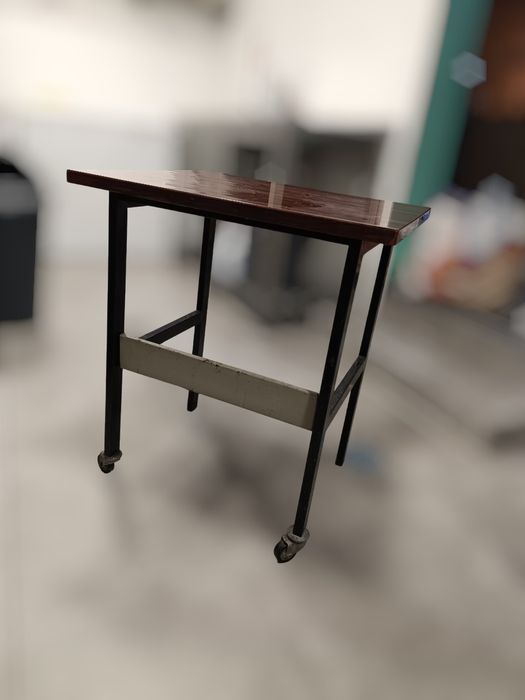 Mesa Pequena de Apoio