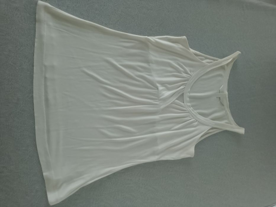 Biały top na ramiączkach STILS