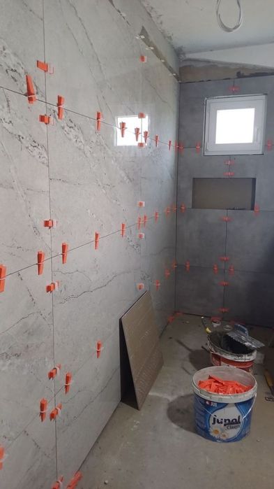 Професійний плиточник Київ. Плиточные работы от 50 м². Укладання плитки, керамограніту, облицювання під ключ