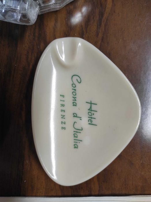 Colecção de cinzeiros de hotel vintage