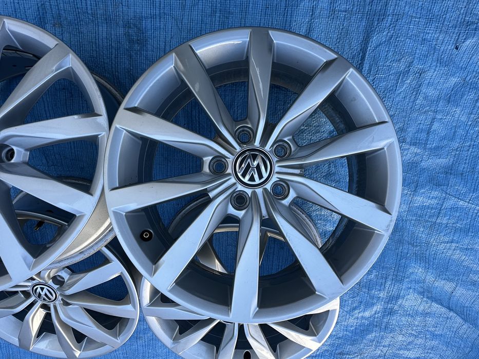 Felgi aluminiowe 17 5x112 Volkswagen  Golf Touran Caddy Passat Jetta