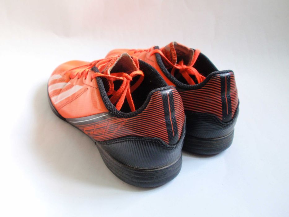 Halówki Adidas F5 TRX Junior - typ turf roz. FR 36 i 2/3