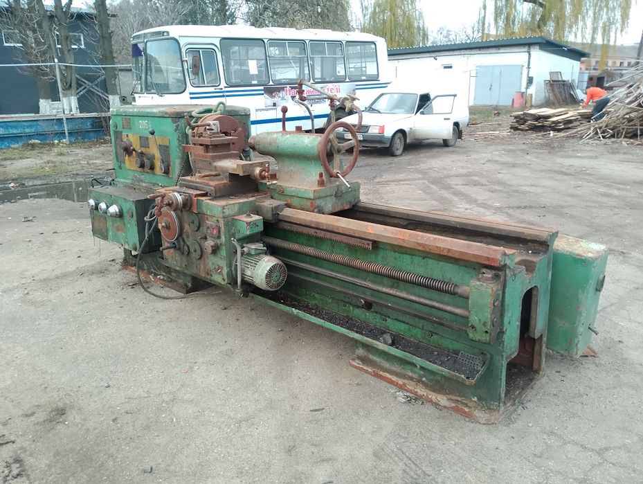 токарний станок 1М63ДФ101