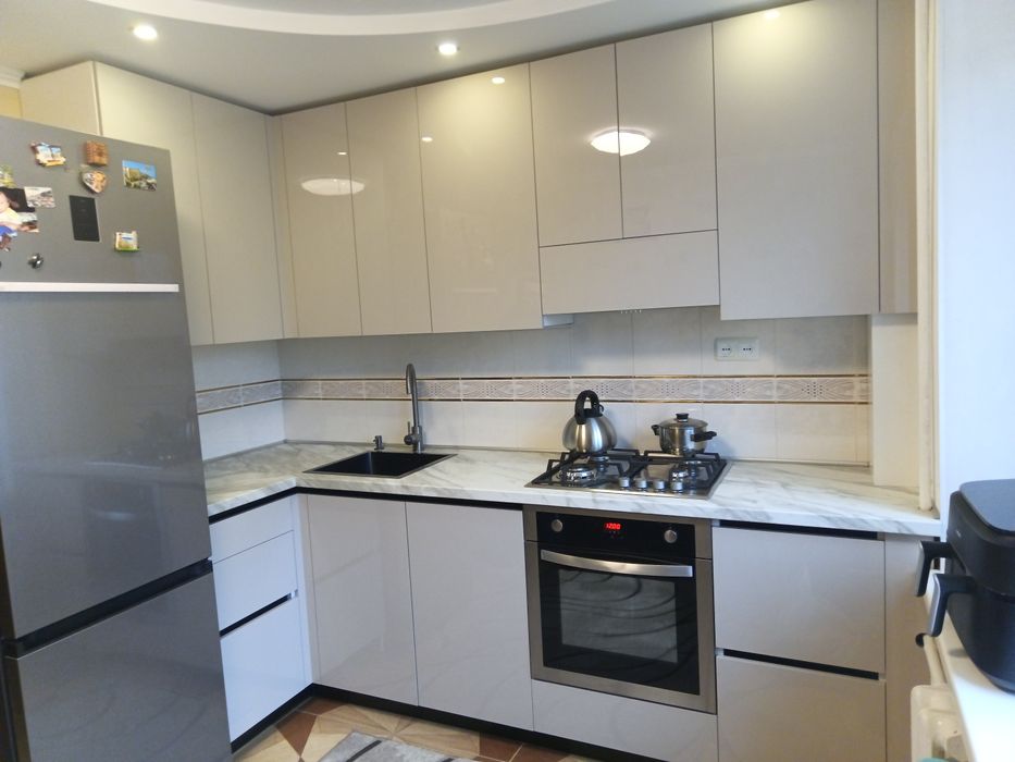 Мебель на под  заказ  кухня,шкаф,детская,спальня,ванная,офисная,кафе,к