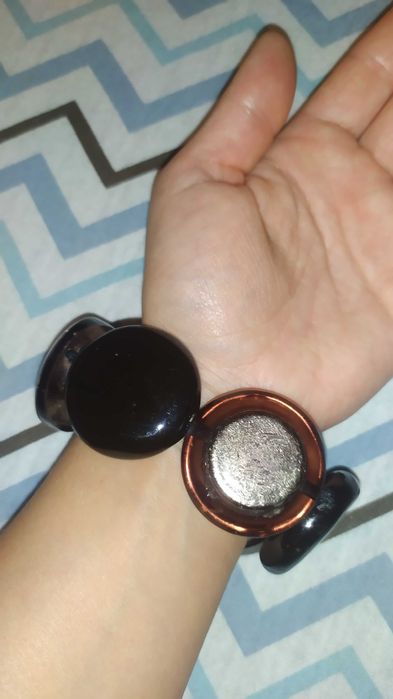 Bransoleta z czarnych kamieni