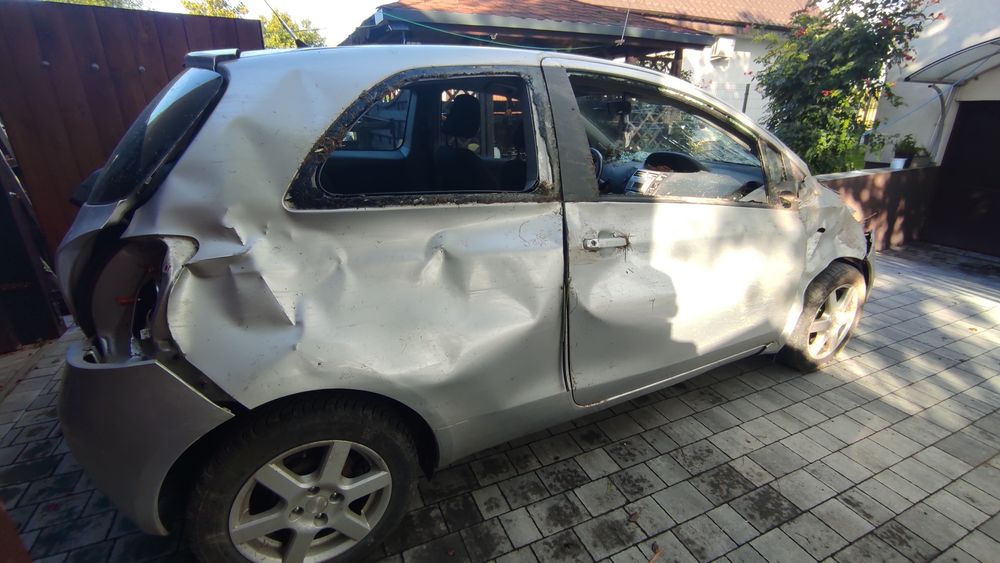 Toyota Yaris w całości