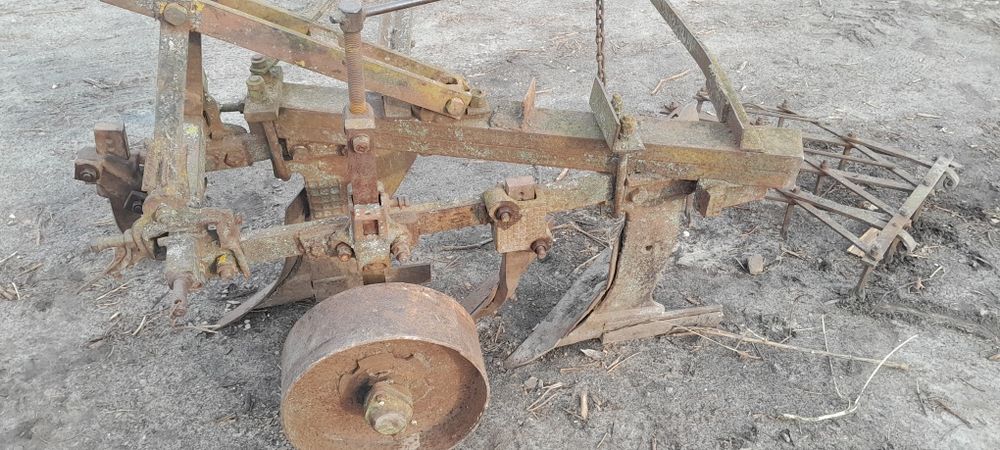 Продам плуг 2-35