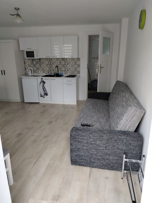 Pokój z aneksem kuchennym i łazienką 300 m. od morza.