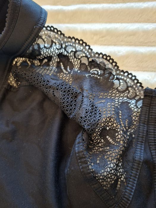 Nowy bardzo duży biustonosz czarny 120 H