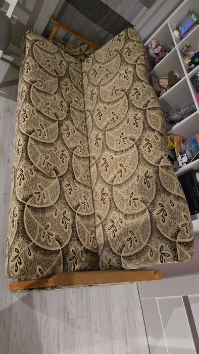 Wersalka, łóżko w bardzo dobrym stanie