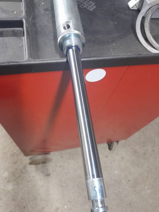 Siłownik hydrauliczny zasuwy 8"