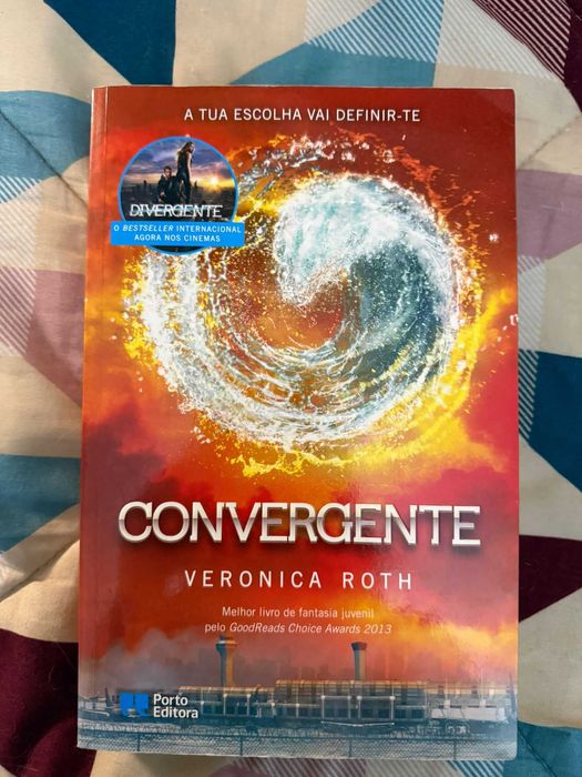 Livro "Convergente" de Veronica Roth
