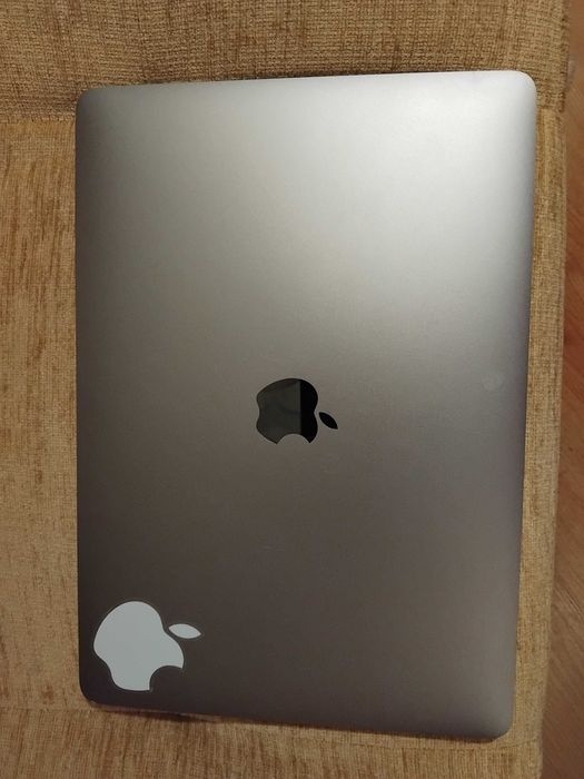 Apple Macbook Pro 13'' 2017 i5 8GB, 512GB SSD - idealny stan
