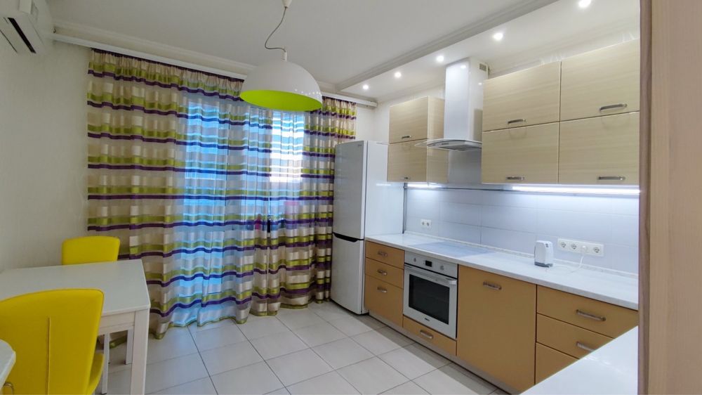 Продаж вул. Дениса Рачiнського,25А. 15 хв Метро