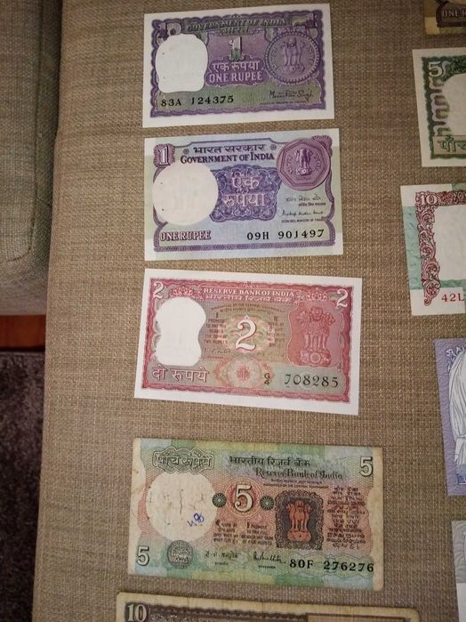 INDIA 13 Notas 3 NÃO Circuladas 5 NOVAS mas foram AGRAFADAS em BC e MC