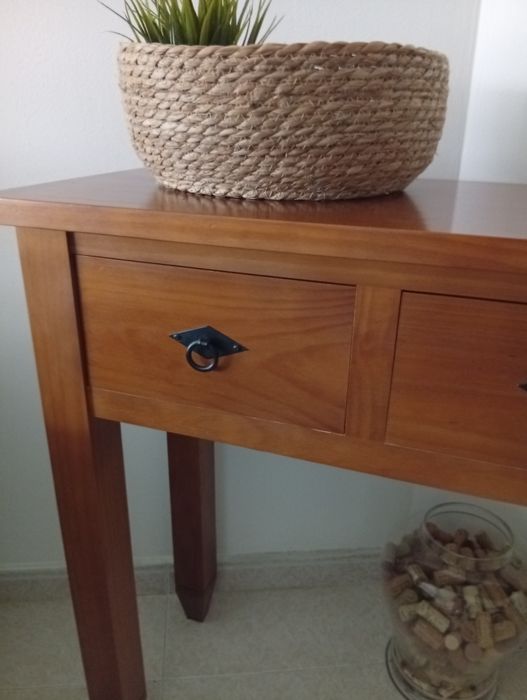 Móvel aparador em madeira cerejeira